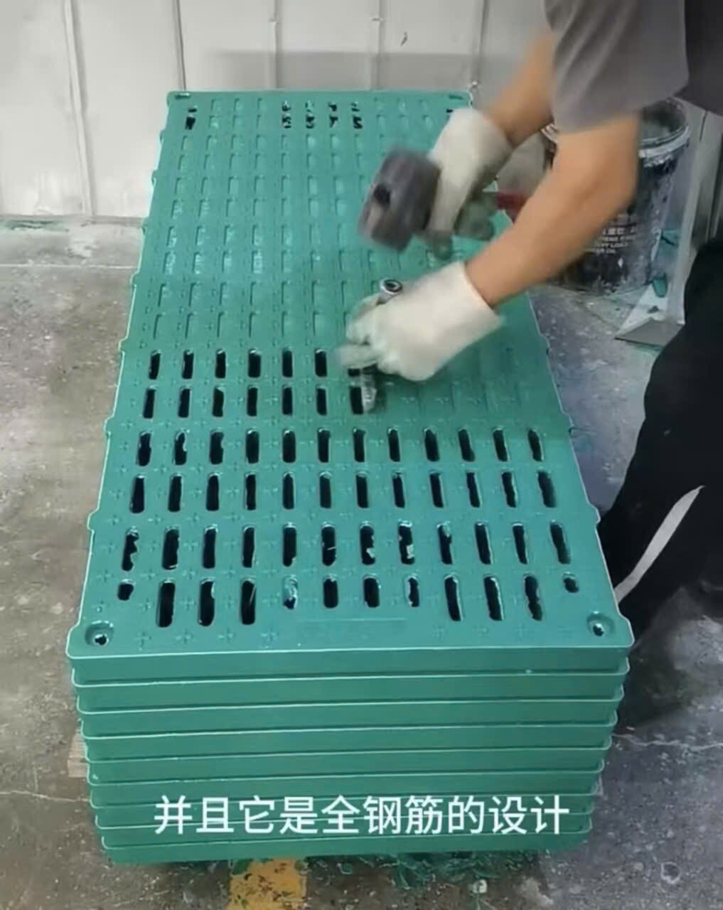 Tấm đan composite BMC chuồng heo